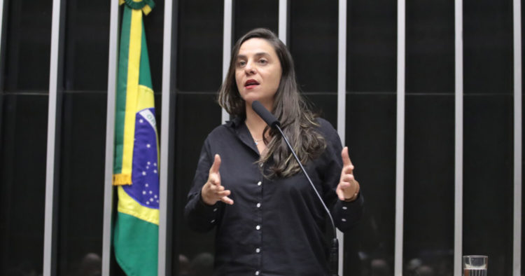 PL da Soberania: Fernanda Melchionna propõe reação aos ataques de Trump contra o Brasil