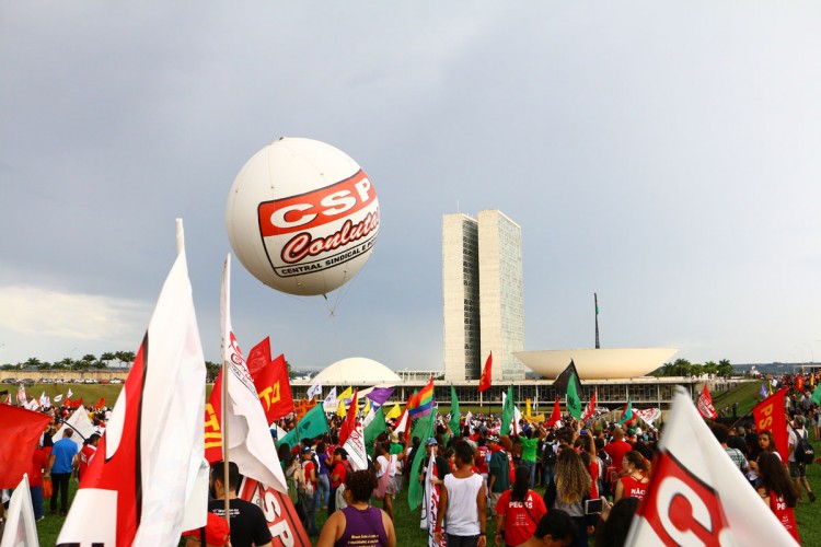 Reforma Administrativa: os ataques contra o povo não param