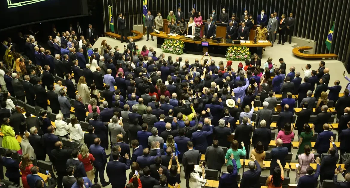 PL e Centrão tramam pacote para frear investigações contra aliados