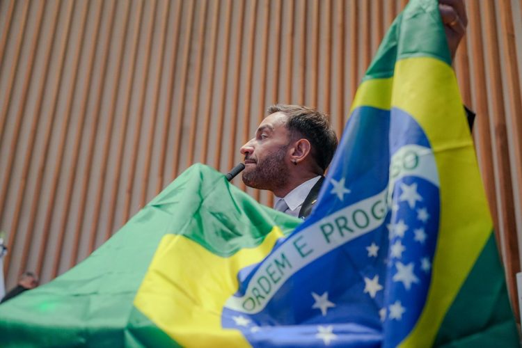 ‘Eles lutam por Bolsonaro, nunca pelo povo’, diz Fábio Felix 