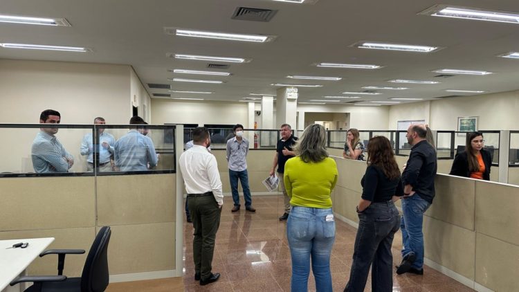 Massacre Silencioso: o adoecimento psíquico da classe trabalhadora e a omissão política que sangra por dentro