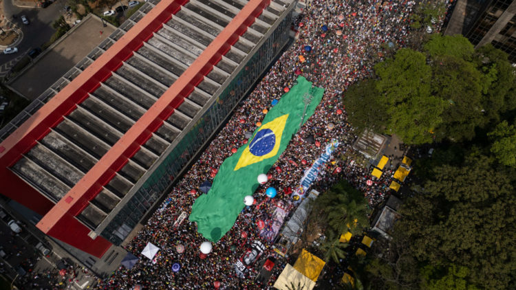 As ruas falam. A situação se agudiza. Construir Força Militante.