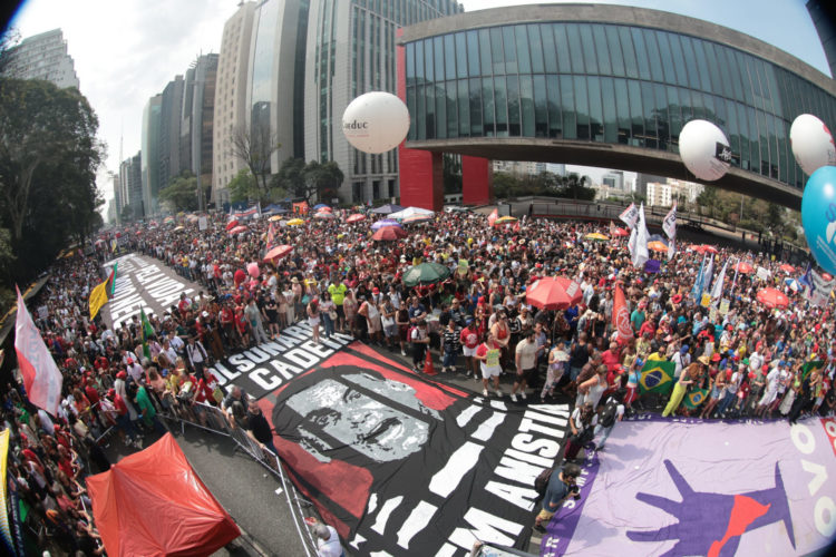 Multidões ocupam as ruas contra a PEC da Blindagem e a anistia a golpistas