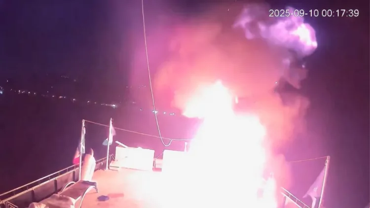 Munições incendiárias atingem flotilha com destino a Gaza duas noites seguidas