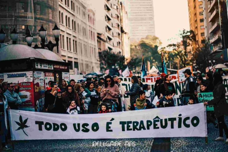 Em Curitiba, Marcha da Maconha vira palco de resistência contra a criminalização da cannabis