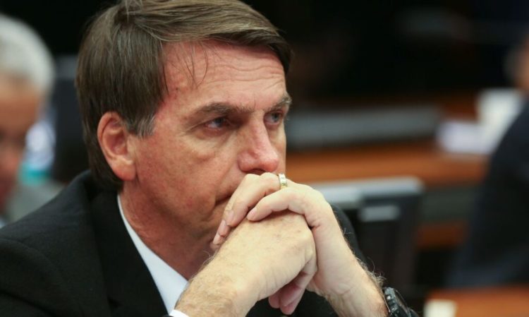 Julgamento de Bolsonaro avança, mas Congresso ainda tenta abrir caminho para anistia