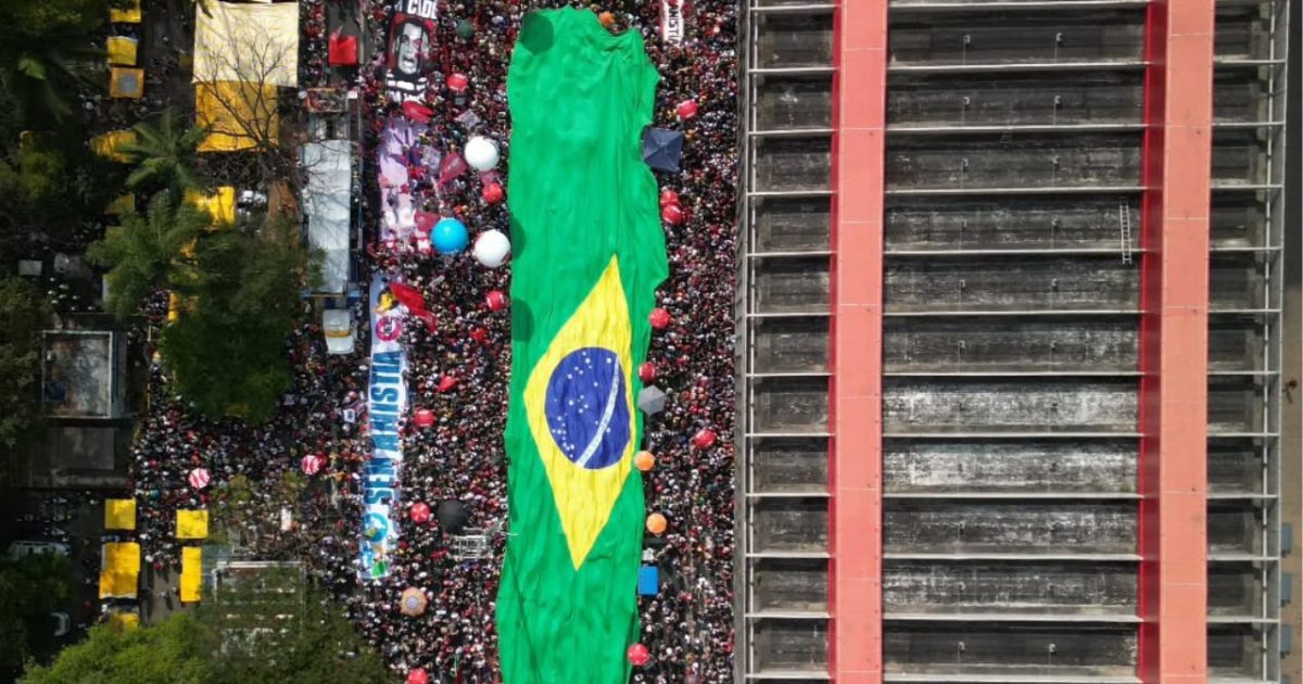 Os tropeços da extrema direita