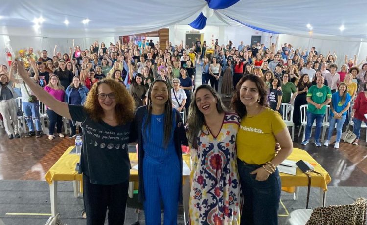 Luciana e Fernanda Melchionna conduzem debate em Santa Maria