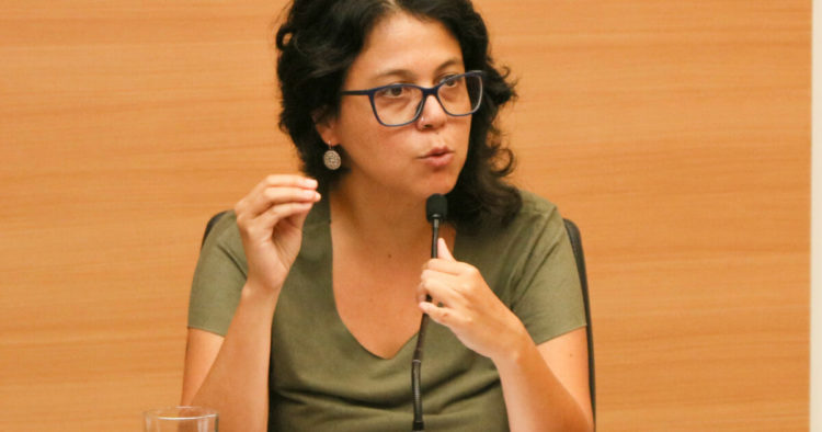 Extrema direita tenta silenciar Mariana Conti por solidariedade à Palestina