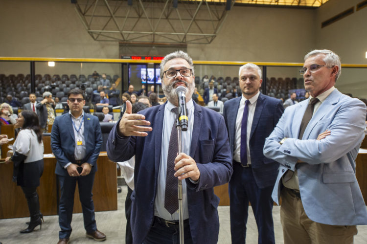 TJ derruba “lei da mordaça” em Porto Alegre: vitória da educação democrática